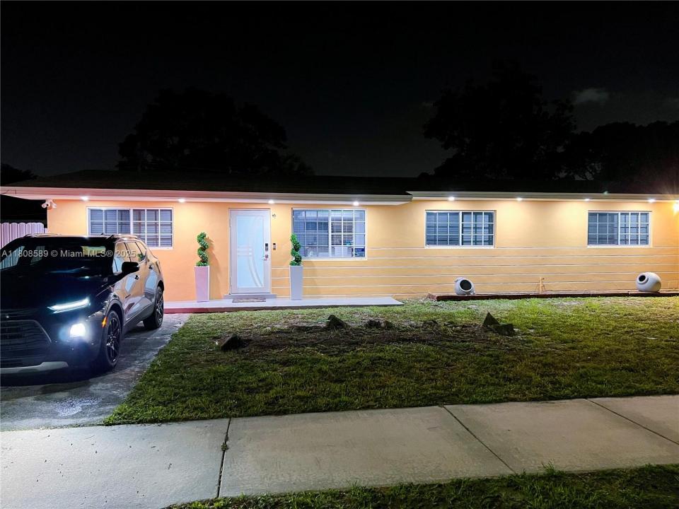 1321 NW 171st St, Miami Gardens, Florida 33169