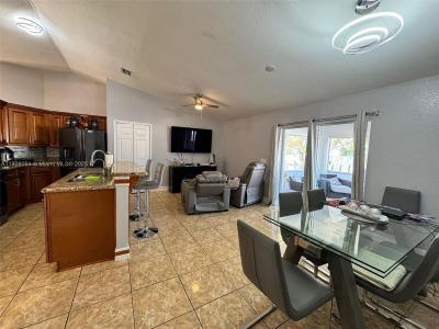 1011 1011 NW 12th AVE, Cape Coral, Florida 33993, USA