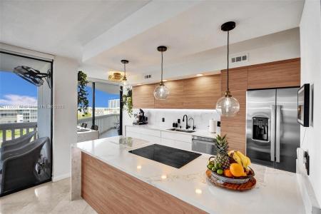 1000 W Island Blvd 611, Aventura, Florida 33160, USA