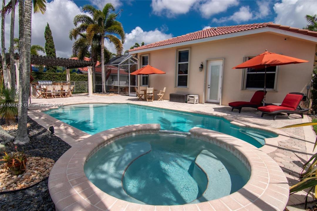 1714 Victoria Pointe --, Weston, Floride 33327, États-Unis