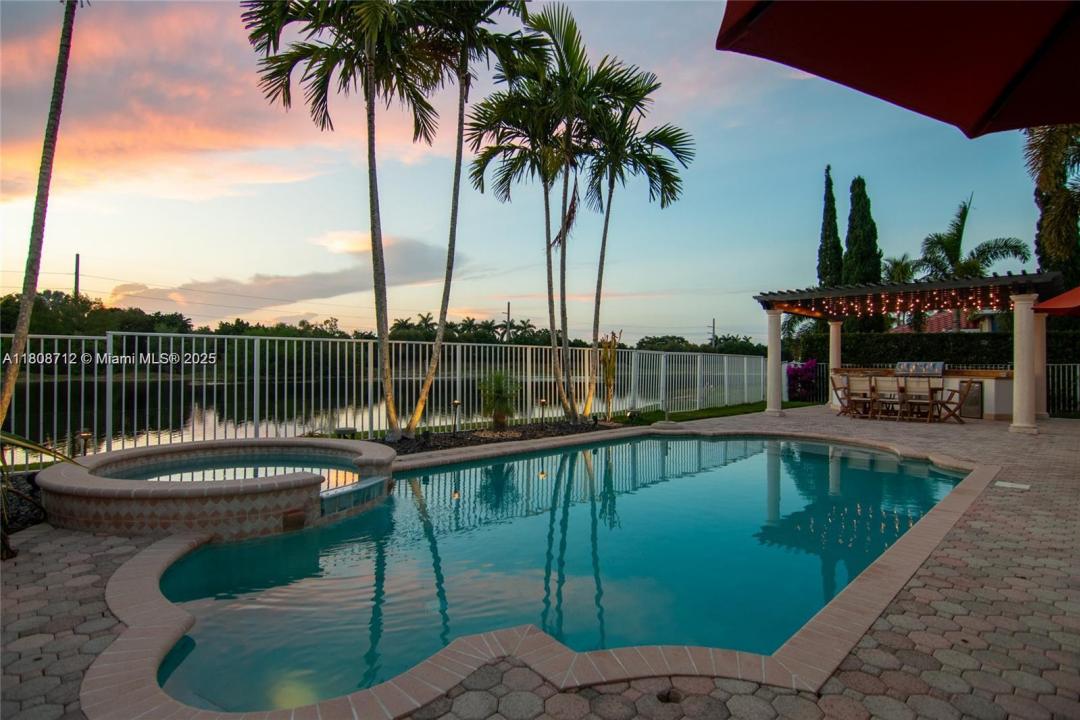 1714 Victoria Pointe --, Weston, Floride 33327, États-Unis