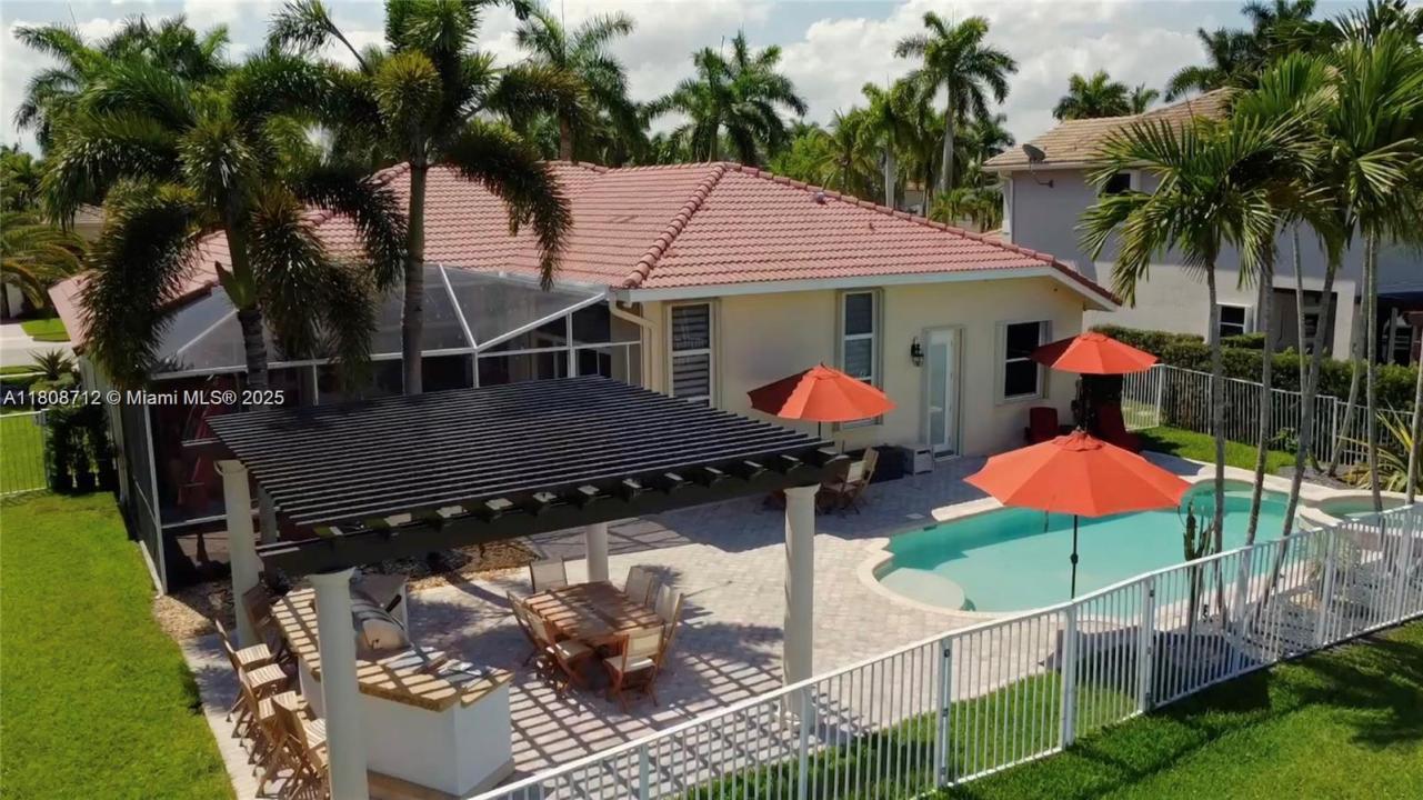 1714 Victoria Pointe --, Weston, Floride 33327, États-Unis