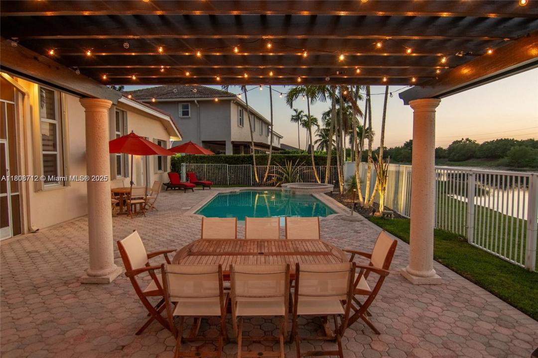1714 Victoria Pointe --, Weston, Floride 33327, États-Unis