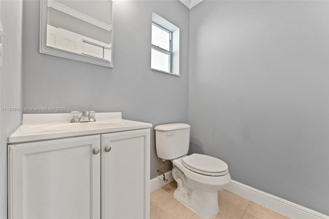 9401 Sunrise Lakes Blvd 307, Sunrise, Florida 33322, Estados Unidos