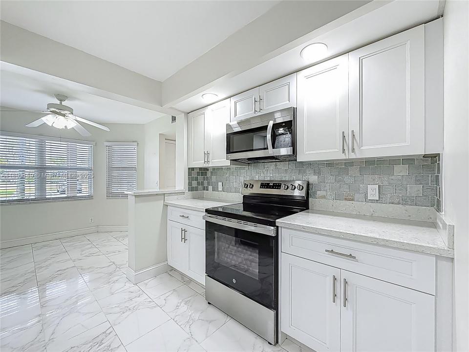 1100 SW 130th Ave 111H, Pembroke Pines, פלורידה 33027, ארצות הברית של אמריקה 