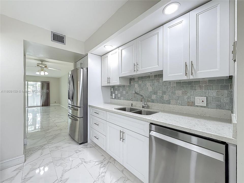 1100 SW 130th Ave 111H, Pembroke Pines, פלורידה 33027, ארצות הברית של אמריקה 