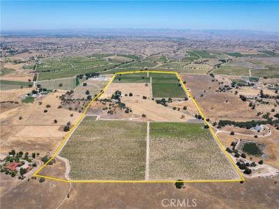 Camp 8 Road, Paso Robles, Калифорния 93446, Соединенные Штаты