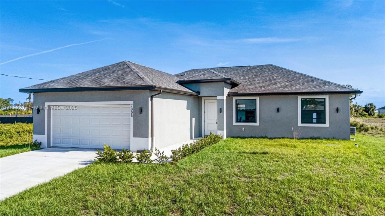 8106 OLIVE CT, La Belle, 佛罗里达州 33935, 美国