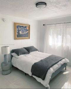 445 SW 11th St 101, Miami, Florida 33130, USA