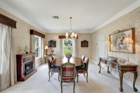645 Riomar Drive, Charleston Square, Vero Beach, Florida 32963