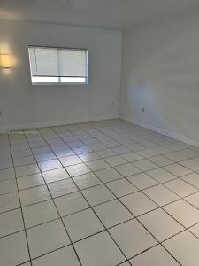 14910 SW 82nd Ter 15-207, Miami, Florida 33193, USA