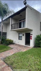 721 SE 1st Way B18, Deerfield Beach, Florida 33441, USA