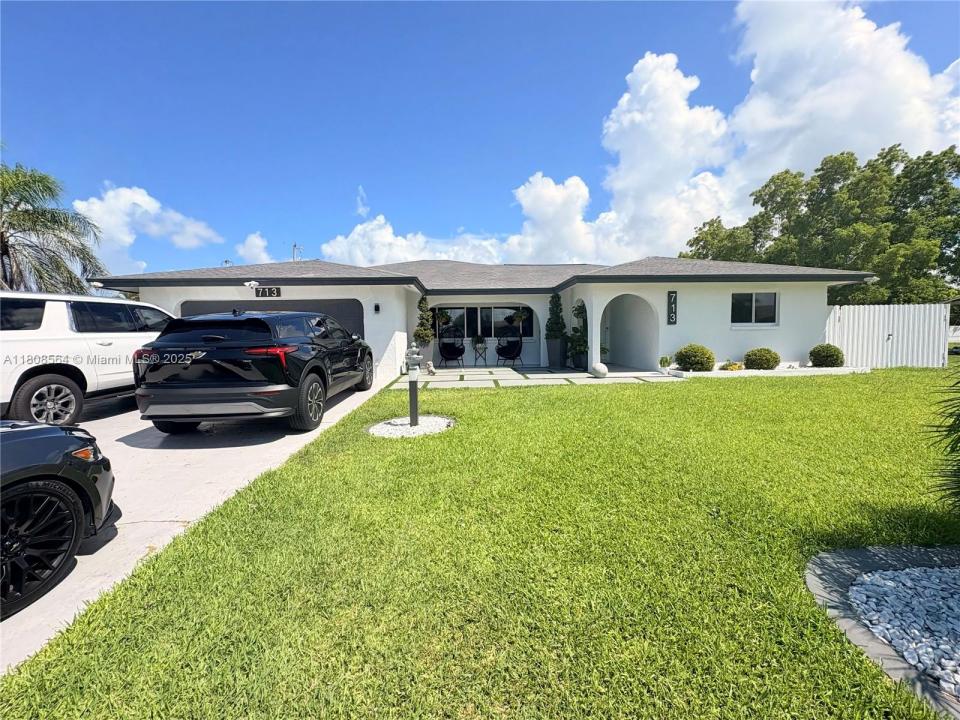 713 SE 43RD ST, Cape Coral, 佛羅里達州 33904, 美國