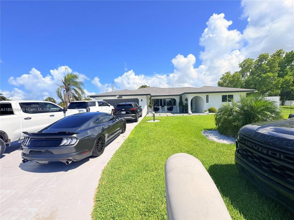 713 SE 43RD ST, Cape Coral, 佛羅里達州 33904, 美國