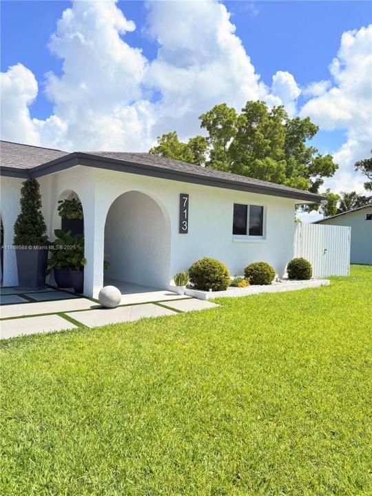 713 SE 43RD ST, Cape Coral, 佛羅里達州 33904, 美國