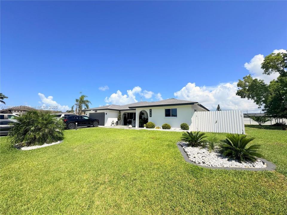 713 SE 43RD ST, Cape Coral, 佛羅里達州 33904, 美國