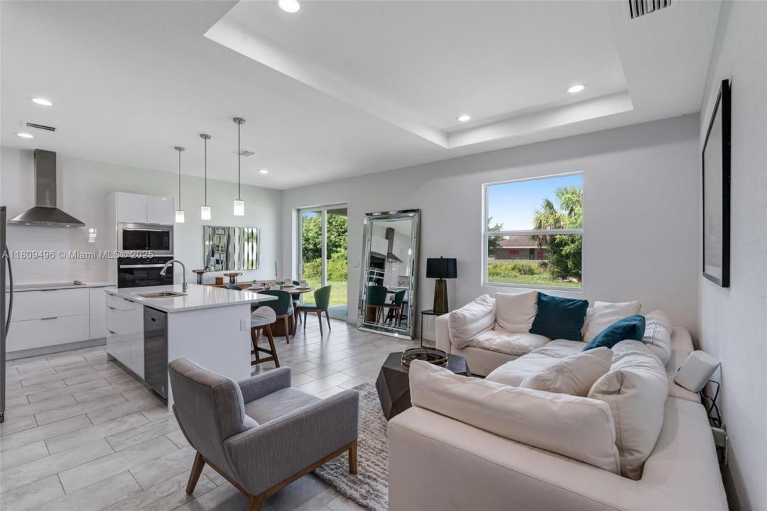 5027 S PEACHTREE CIR, La Belle, 佛羅里達州 33935, 美國