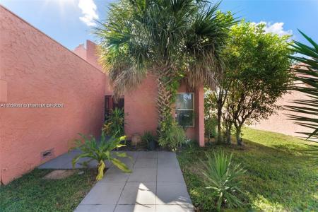 1649 NW 56th Ter 9, Lauderhill, Florida 33313, USA