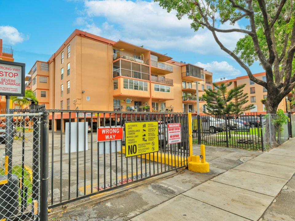 1890 W 56th St 1307, Hialeah, Flórida 33012, Estados Unidos