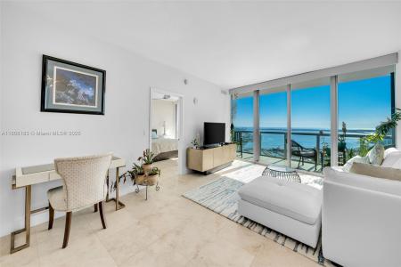 888 Biscayne Blvd 3702, Miami, Florida 33132, USA