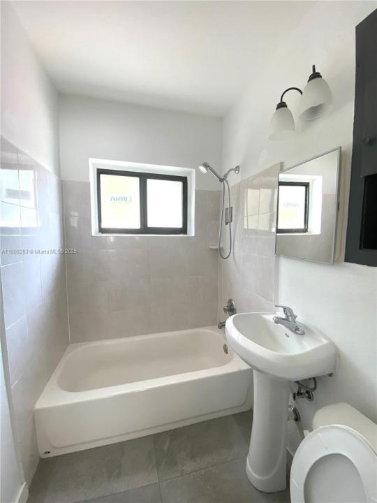 165 NE 56th St 2, Miami, فلوريدا 33137, الولايات المتحدة