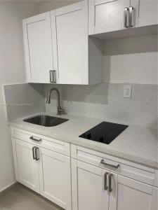 2001 SW 58th Ct 1, Miami, Florida 33155, USA