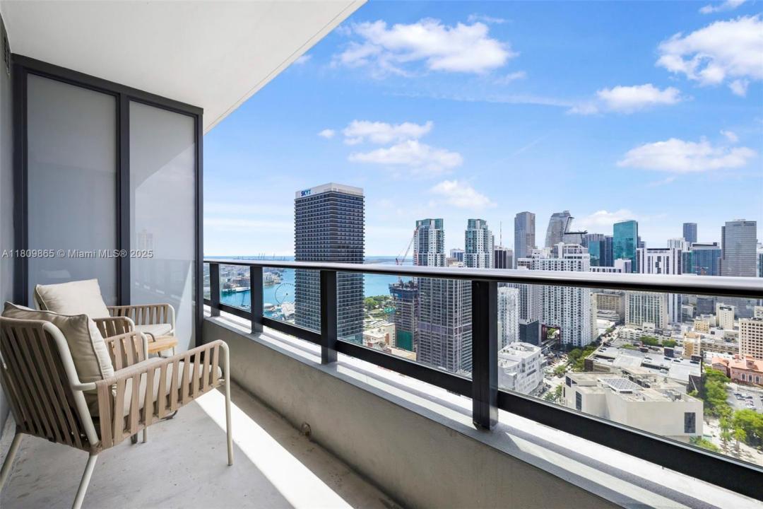 159 NE 6th St 3610, Miami, Floride 33132, États-Unis