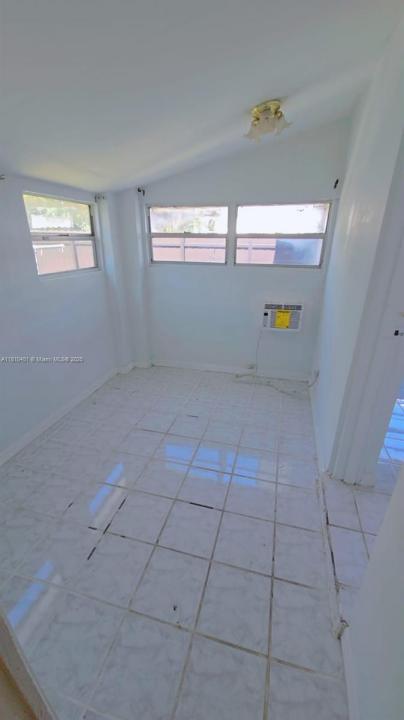 1305 NE 146th St 0, Miami, フロリダ 33161, アメリカ合衆国