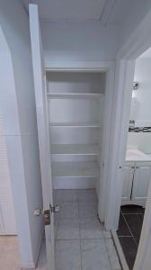 1305 NE 146th St 0, Miami, Florida 33161, USA