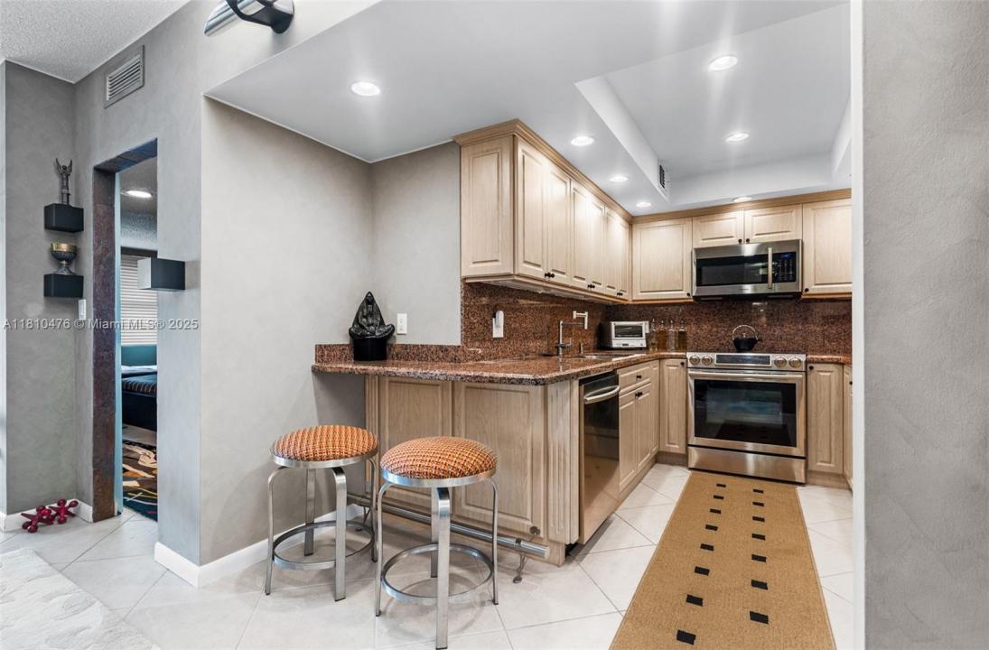 1985 S Ocean Dr 17D, Hallandale Beach, 佛罗里达州 33009, 美国
