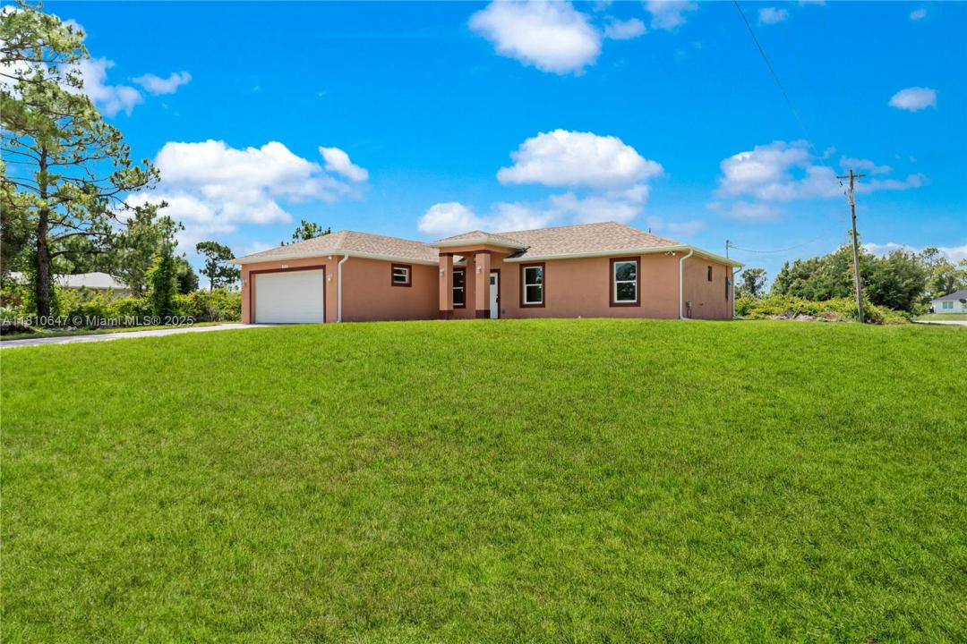 3133 68TH ST, Other City - In The State Of Florida, Florida 33971, Estados Unidos