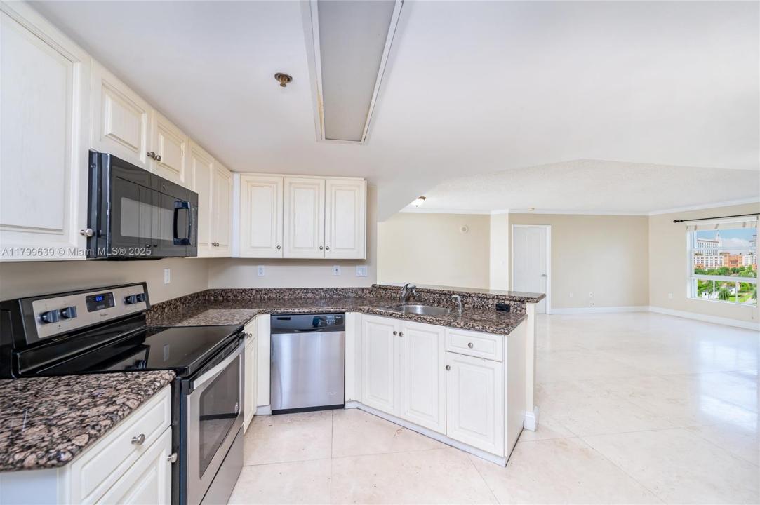 2351 Douglas Rd 607, Miami, Florida 33145, Estados Unidos