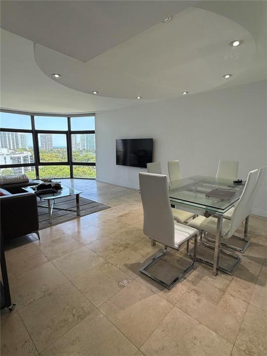3375 N Country Club Dr 1004, Aventura, 佛罗里达州 33180, 美国