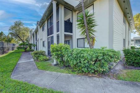 20760 NE 4th Ct 201, Miami, Florida 33179, USA