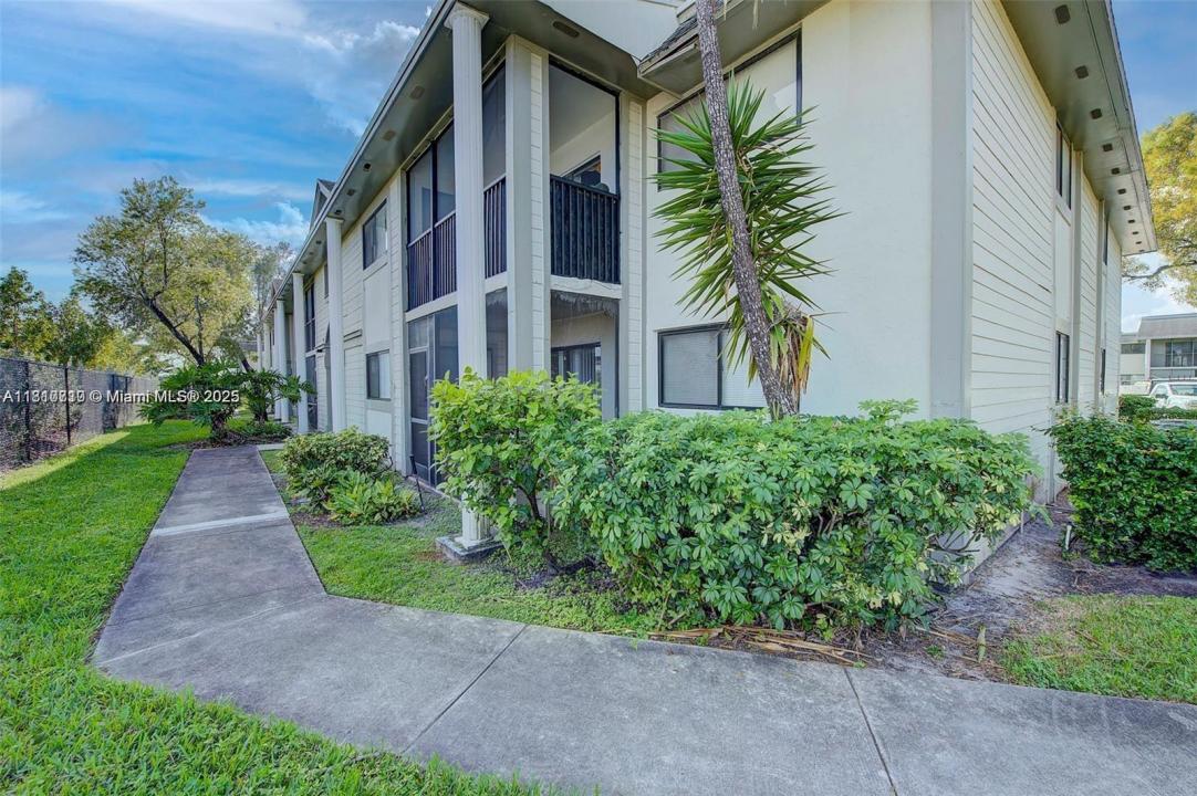 20760 NE 4th Ct 201, Miami, Флорида 33179, Соединенные Штаты