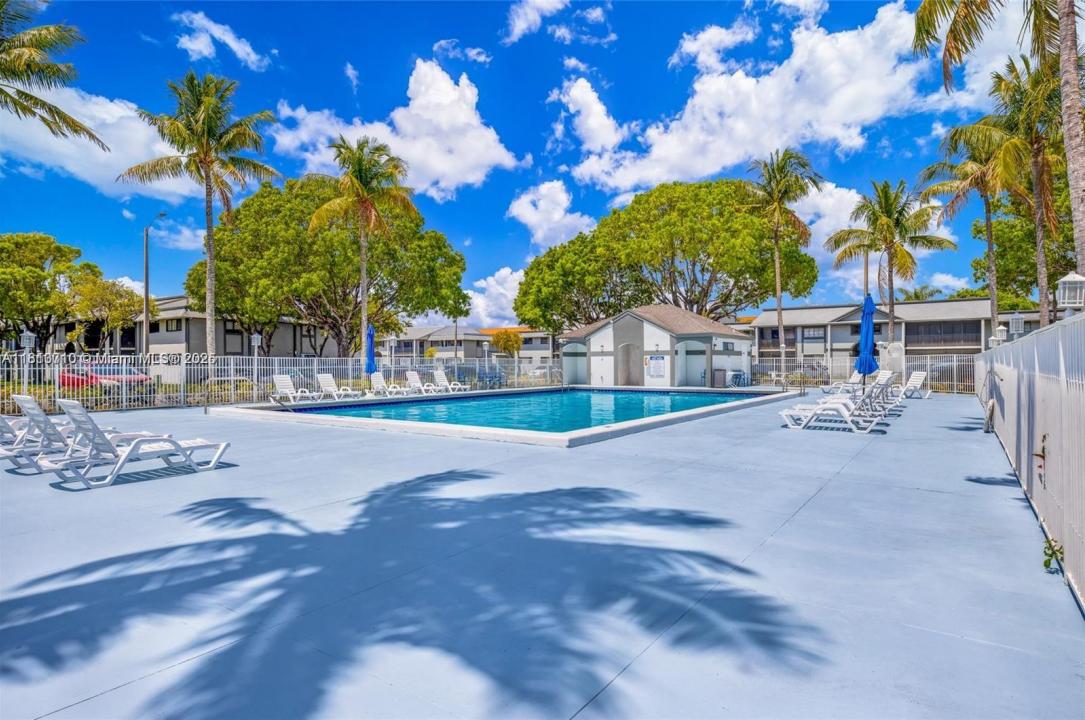 20760 NE 4th Ct 201, Miami, Флорида 33179, Соединенные Штаты