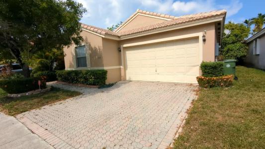 1481 SW 105th Avenue, Pembroke Pines, Florida 33025