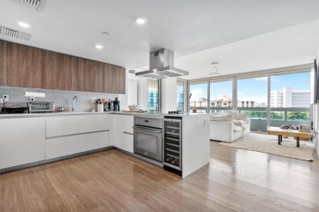 1025 92nd St 707, Bay Harbor Islands, Florida 33154, USA