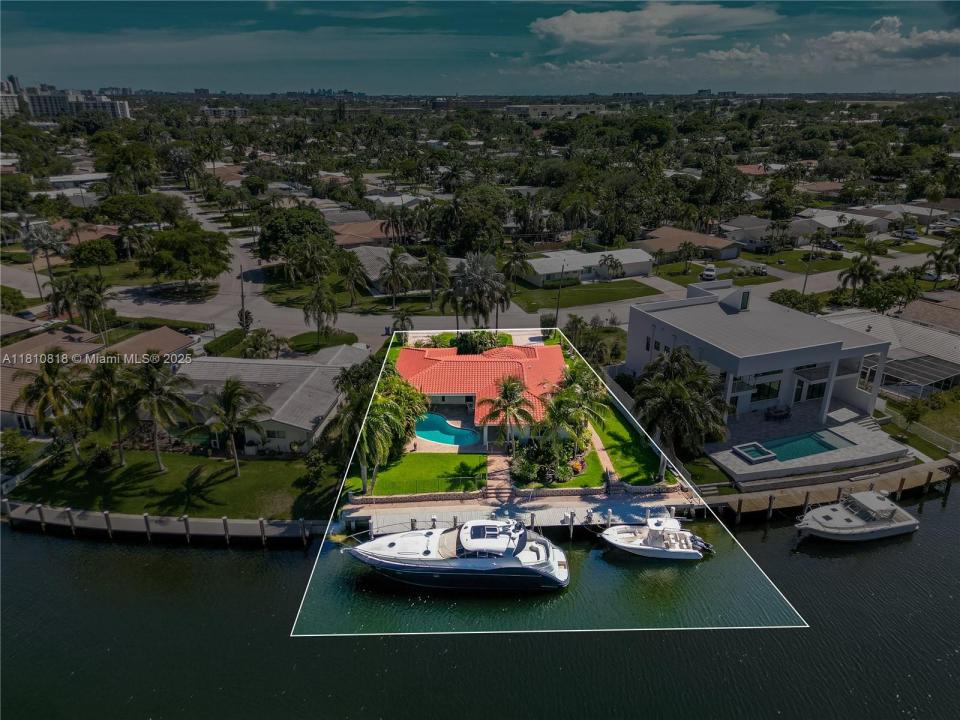 2761 NE 22nd Ct, Pompano Beach, Florida 33062