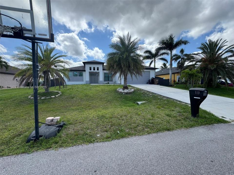 113 NW 38th Pl, Cape Coral, Florida 33993, HOA KỲ