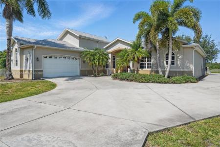 1811 IRVING AVE, Lehigh Acres, Florida 33972, Amerika Birleşik Devletleri