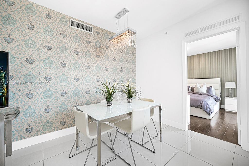 92 SW 3rd St 4806, Miami, פלורידה 33130, ארצות הברית של אמריקה 