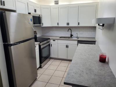 800 SW 131st Ave 113F, Pembroke Pines, Florida 33027, USA