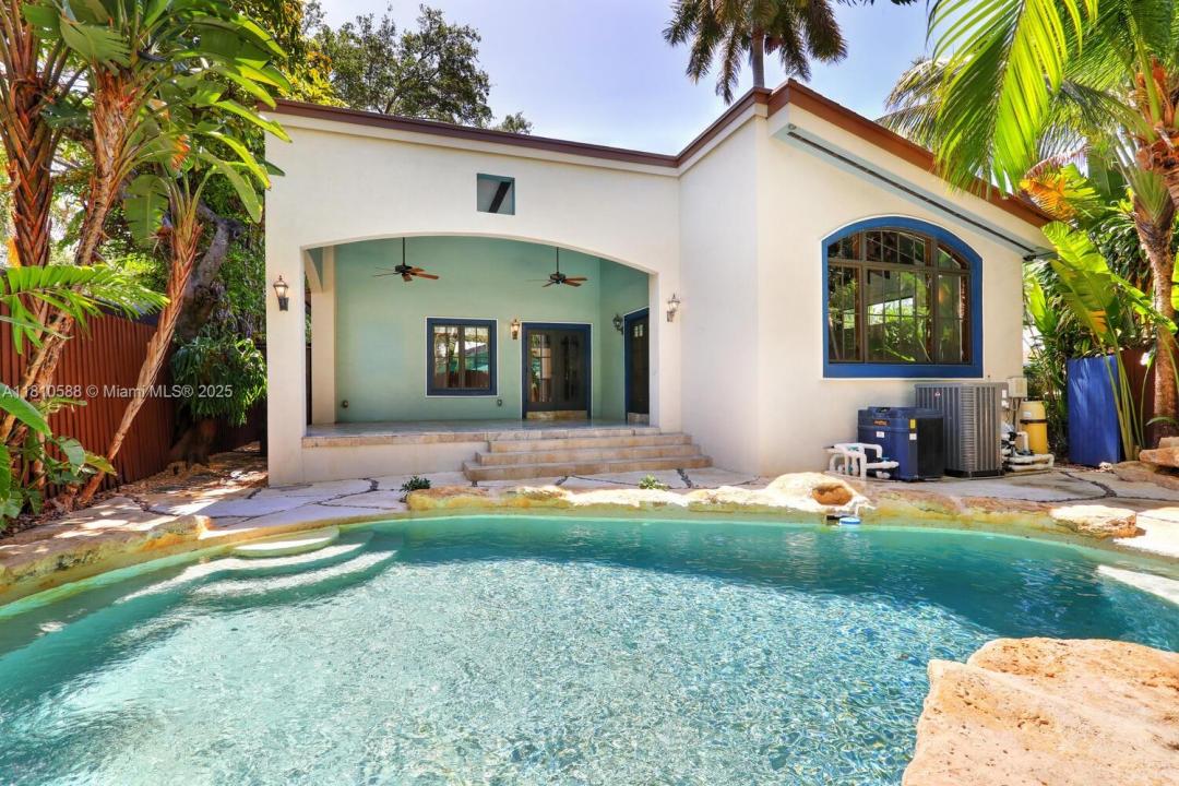 2527 Inagua Ave, Coconut Grove, Florida 33133