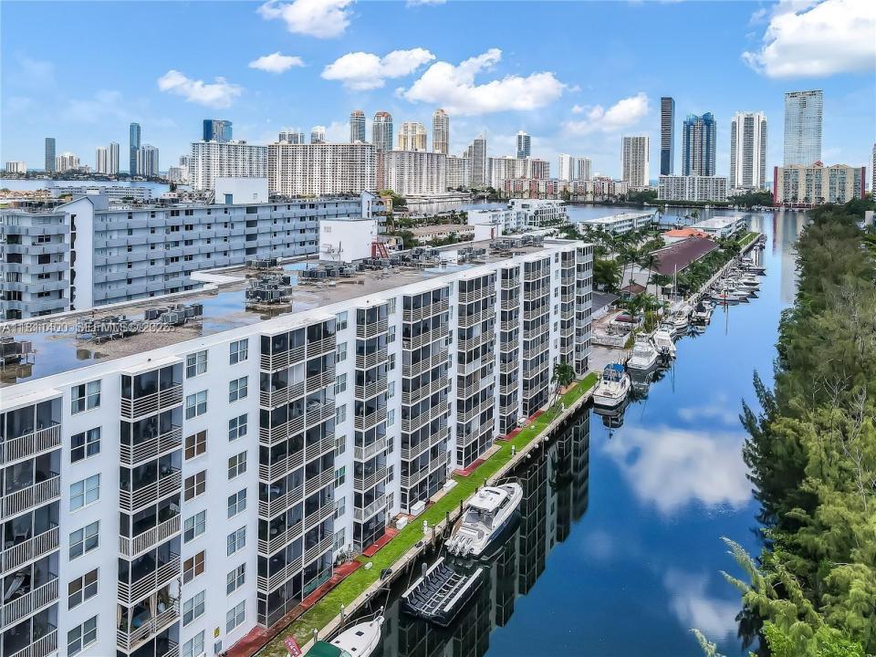 3660 NE 166th St 603, North Miami Beach, Florida 33160, Stati Uniti