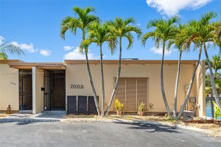 7003 Crown Gate Ct, Miami Lakes, Florida 33014, USA