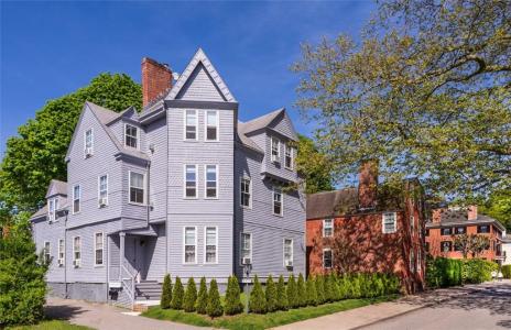 98 Mill Street 4, Newport, RI 02840, USA
