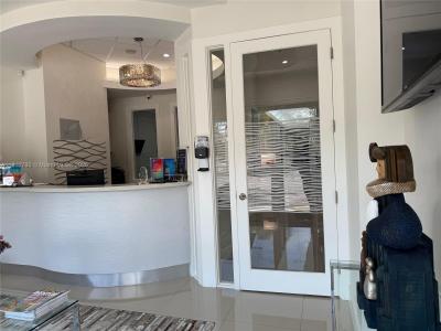 Aventura, Florida 33180