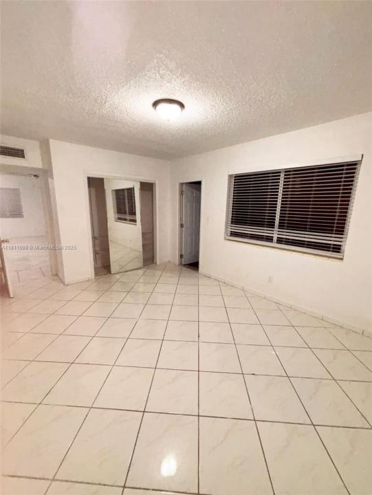 2101 Calais Dr 10, Miami Beach, Florida 33141, Estados Unidos