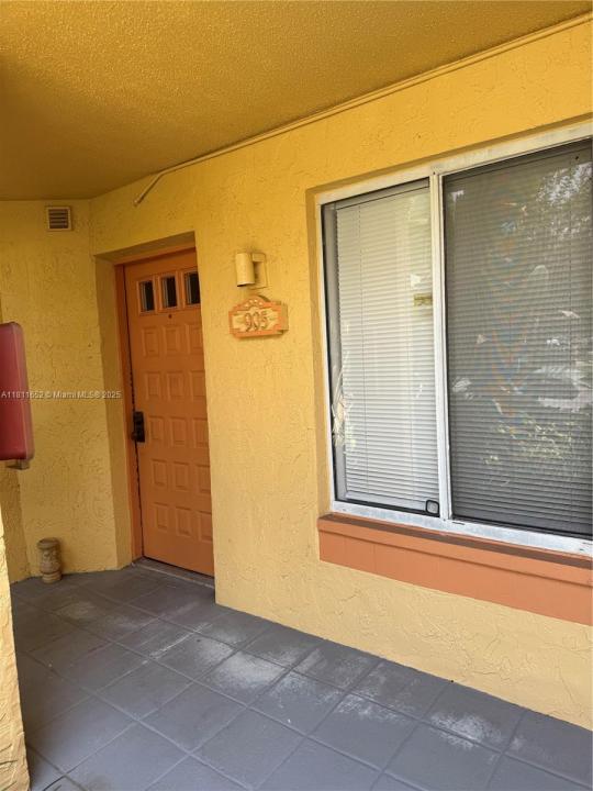 905 Coral Club Dr 905, Coral Springs, Florida 33071, Estados Unidos